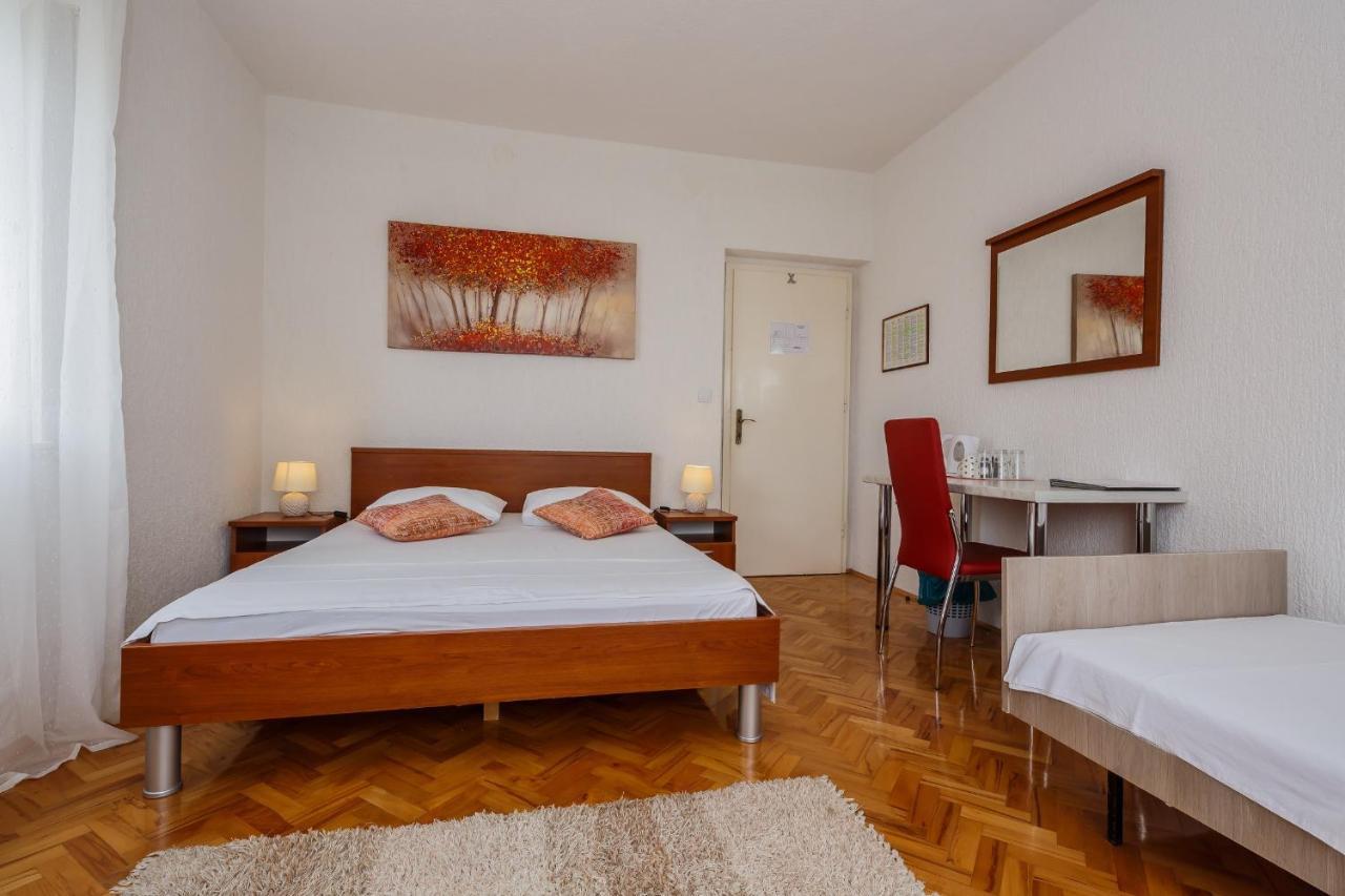 Guesthouse Kastela Exterior photo